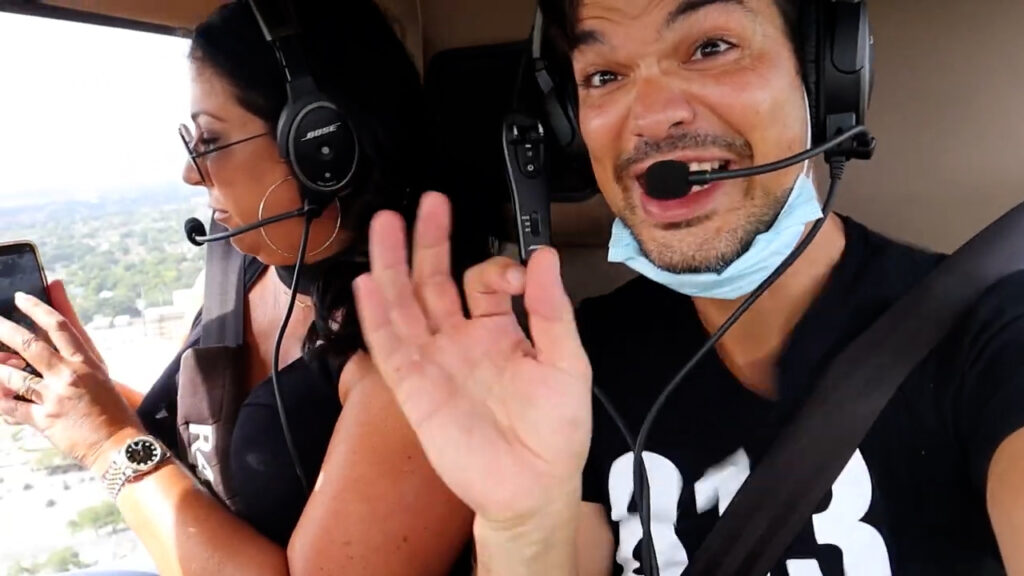 3 Reasons Why Helicopter Tours Are the Perfect Gift